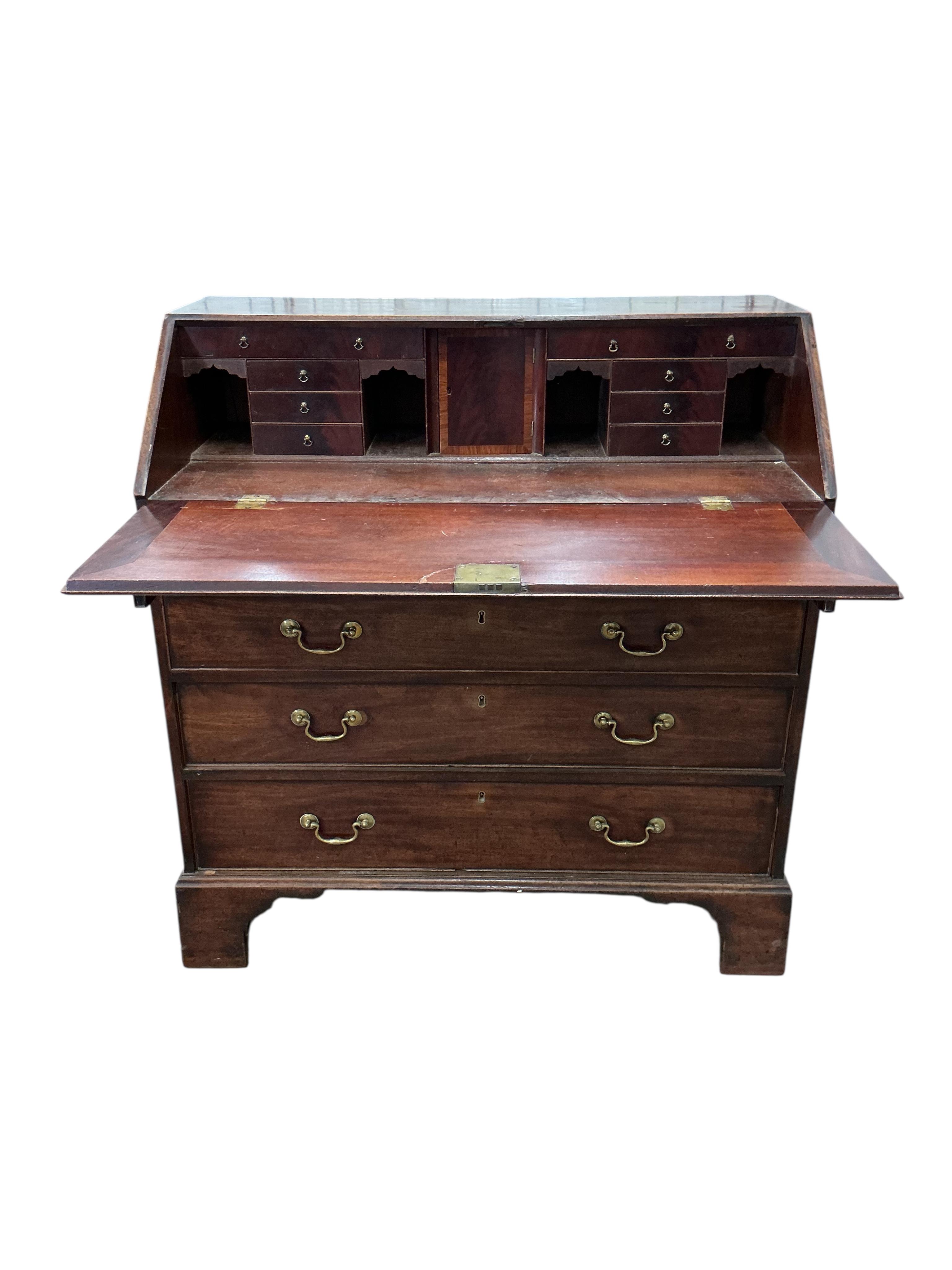 A George III mahogany bureau, width 99cm, depth 52cm, height 105cm
